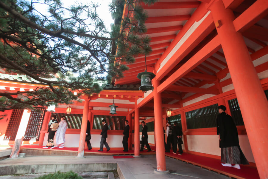 神前式への移動